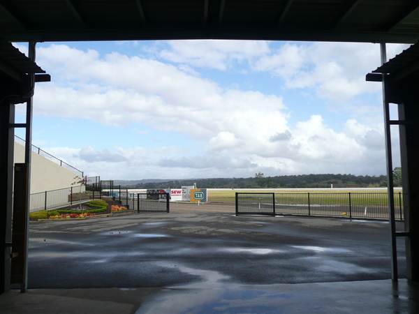 Menangle Park Paceway (28/02/2013 3:35:28 PM)