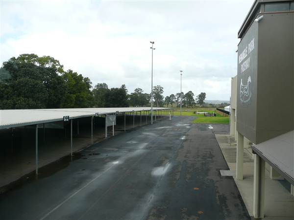 Menangle Park Paceway (28/02/2013 3:50:45 PM)