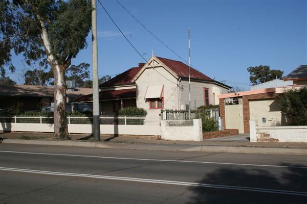 Broken Hill - Houses (1/03/2013 6:51:15 PM)