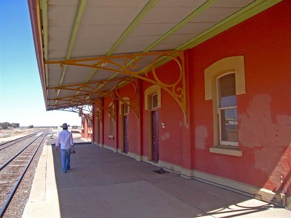 Cobar (4/03/2013 9:33:56 AM)
