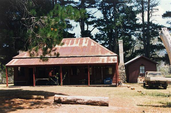 Currango Homestead (4/03/2013 12:12:29 PM)