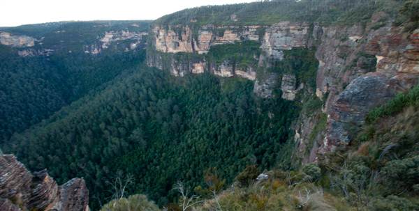 Pulpit Rock Lookout - Blue Mountains National Park (5/03/2013 12:15:42 PM)