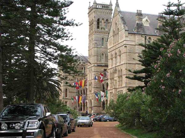 ICMS - International College of Management, Sydney (5/03/2013 9:01:41 PM)