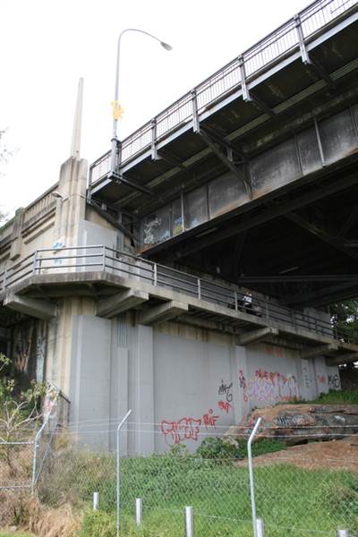 Iron Cove Bridge (5/03/2013 9:08:11 PM)