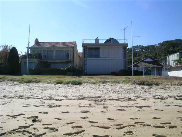 Sandy Beach (6/03/2013 11:39:18 PM)