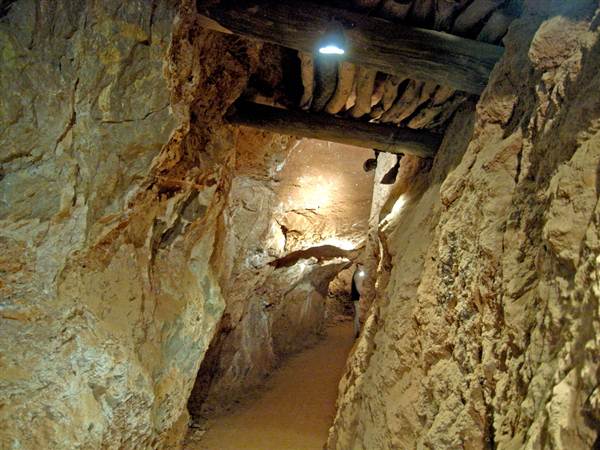 Wellington Mines (9/03/2013 11:05:55 AM)