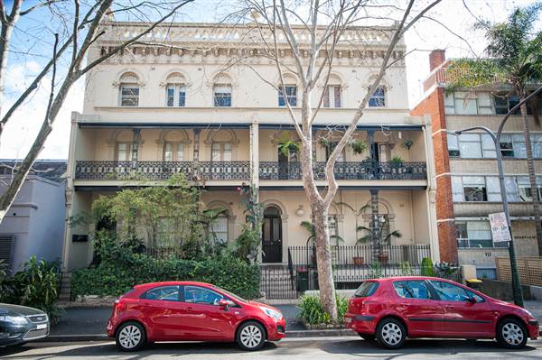 Period Buildings in Potts Point (10/03/2013 2:51:21 PM)