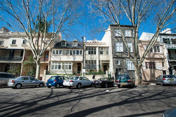Period Buildings in Potts Point (10/03/2013 2:51:40 PM)