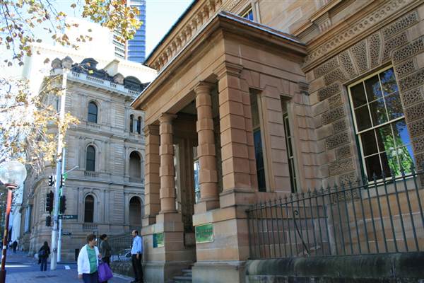 Sydney CBD - Macquarie Street (10/03/2013 9:57:27 PM)