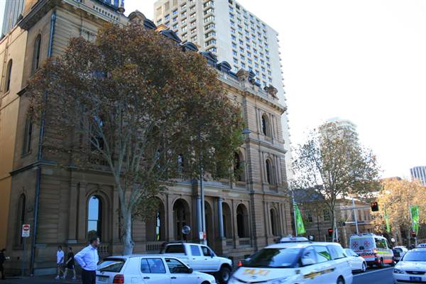 Sydney CBD - Macquarie Street (10/03/2013 9:57:42 PM)