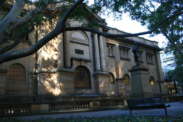 Sydney CBD - Macquarie Street (10/03/2013 9:58:50 PM)