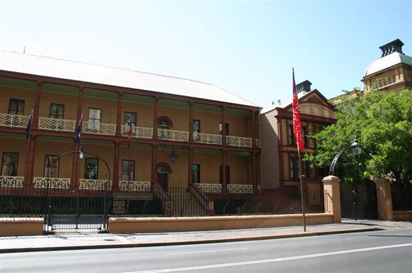 Sydney CBD - Macquarie Street (10/03/2013 10:01:44 PM)