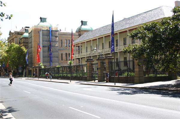 Sydney CBD - Macquarie Street (10/03/2013 10:01:58 PM)