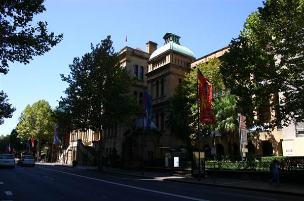 Sydney CBD - Macquarie Street (10/03/2013 10:04:16 PM)