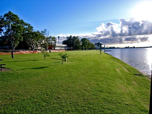 Taree (11/03/2013 5:55:10 AM)