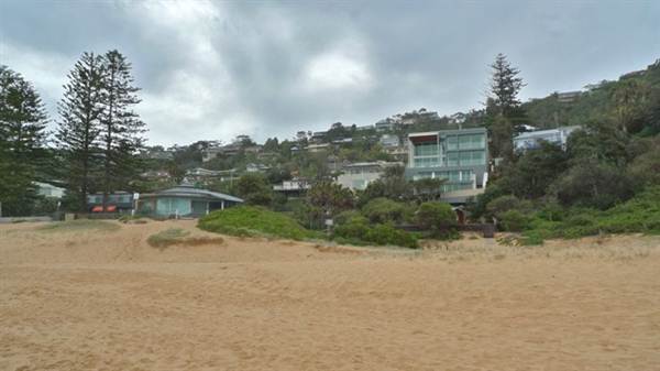 Whale Beach Mansions (11/03/2013 10:01:59 AM)