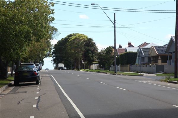 Willoughby residential road (14/03/2013)