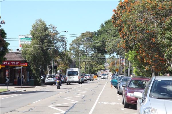 Willoughby residential road (14/03/2013)