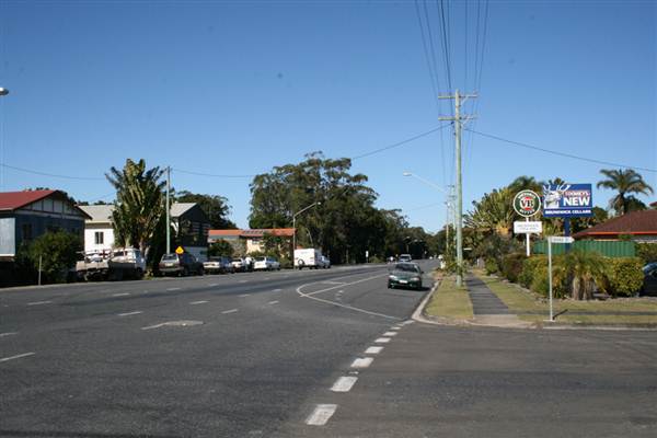 Brunswick Heads - Town/Shops (25/04/2013)