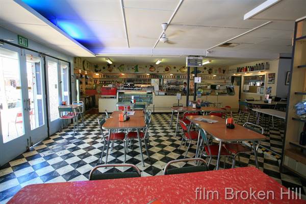 Bells Milk Bar (16/02/2009 - Credits: Mason Curtis)