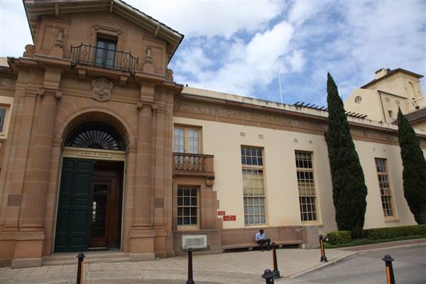 School of Physics - Sydney University (27/11/2013)