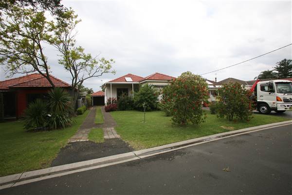 Kurnell Neighbourhood (12/03/2012 - Credits: Lisa Scope)