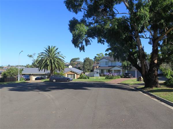 Kiama Downs neighbourhood - cul-de-sac 3 (7/12/2015)