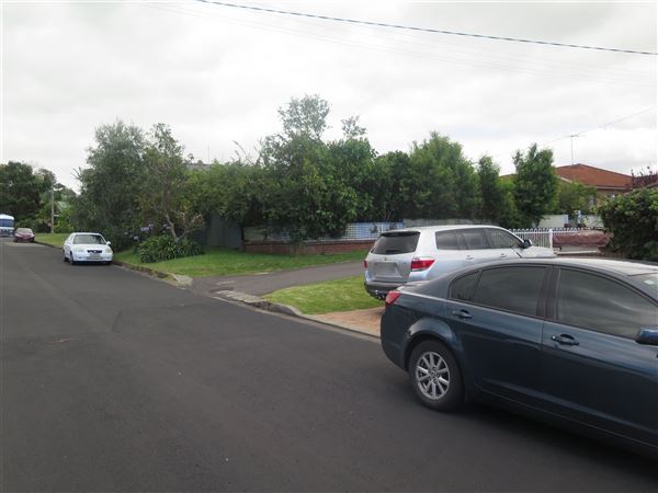 Helensburgh neighbourhood - cul-de-sac 3 (8/12/2015 - Credits: Peter Hicks)