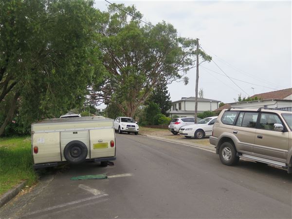 Manly Vale Neighbourhood (8/12/2015 - Credits: Peter Hicks)