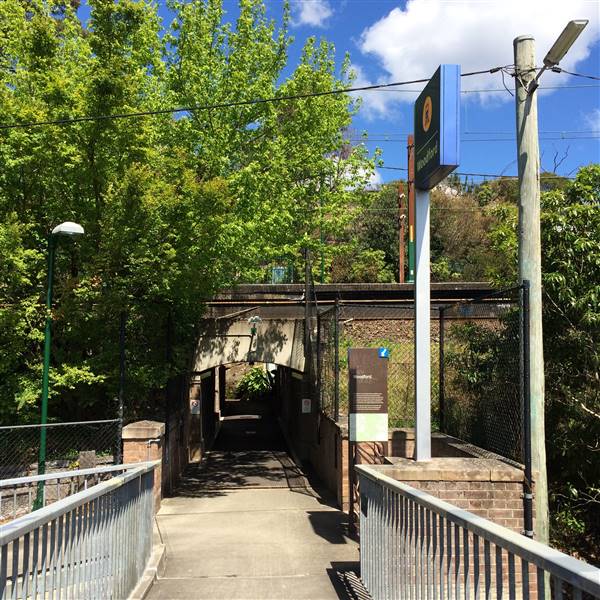 Woodford Railway Station (26/10/2016)