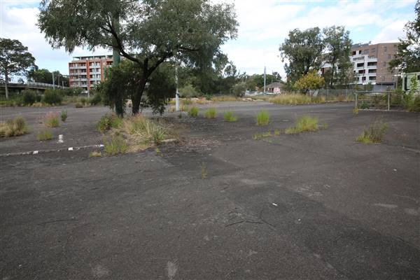 Gladstone Street cul-de-sac + abandoned parking lot (30/04/2017 - Credits: Lisa Scope)