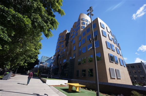 Ultimo - The Goods Line & Dr. Chau Chak Wing Building (15/11/2017 - Credits: Mary Barltrop)