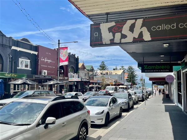 Coogee - Coogee Bay Rd - Coogee Bay Road (8/03/2021 - Credits: Cheryl Conway)