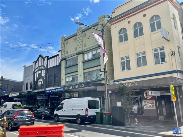 Coogee - Coogee Bay Rd - Coogee Bay Road (8/03/2021 - Credits: Cheryl Conway)