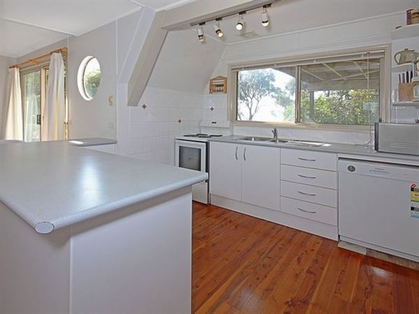 Malua Bay - Private House Available (8/11/2014 - Credits: Scarvell)