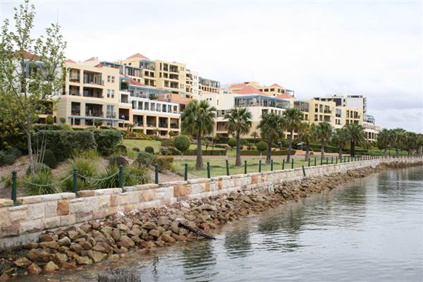 Balmain Cove and Balmain Shores (26/02/2013 9:41:43 AM)