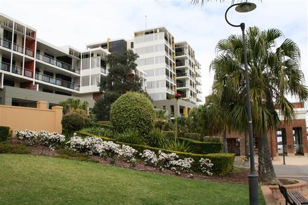 Balmain Cove and Balmain Shores (26/02/2013 9:42:07 AM)