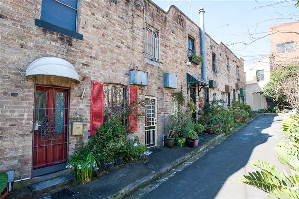 DARLINGHURST - PERIOD (27/02/2013 3:19:49 PM)