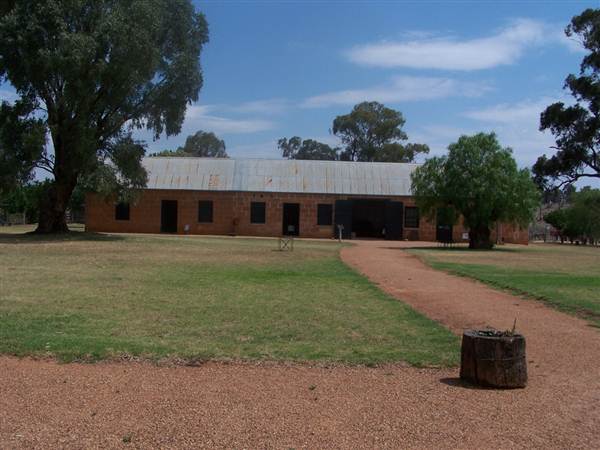 Dundullimal Homestead (28/02/2013 12:47:26 AM)