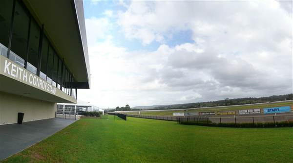 Menangle Park Paceway (28/02/2013 3:23:10 PM)