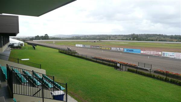Menangle Park Paceway (28/02/2013 3:31:07 PM)