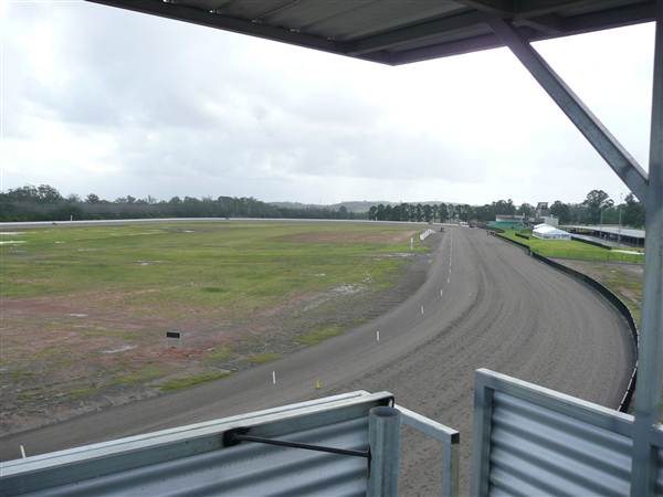 Menangle Park Paceway (28/02/2013 3:39:23 PM)
