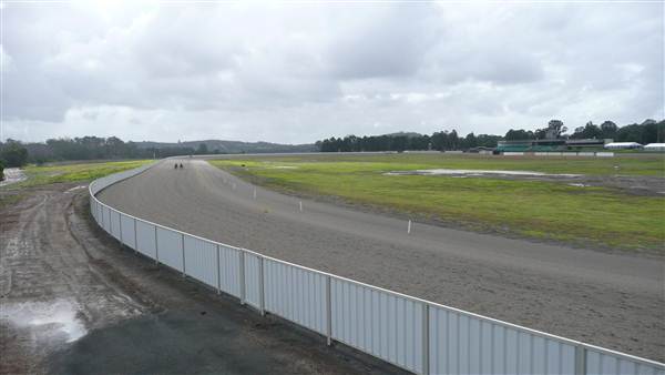 Menangle Park Paceway (28/02/2013 3:40:25 PM)