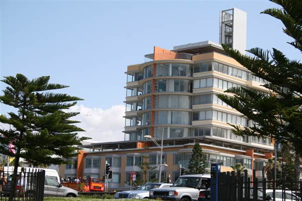BONDI BEACH BUILDINGS (1/03/2013 11:03:10 AM)