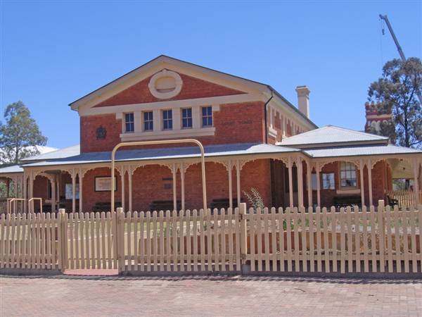 Cobar (4/03/2013 9:35:15 AM)