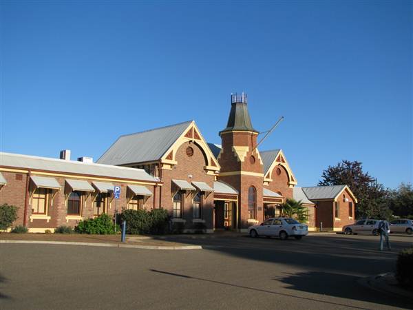 Cootamundra Railway Station (4/03/2013 11:24:17 AM)