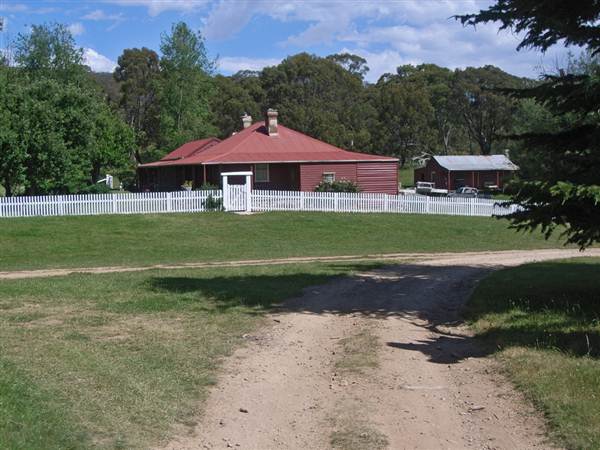 Currango Homestead (4/03/2013 12:13:40 PM)