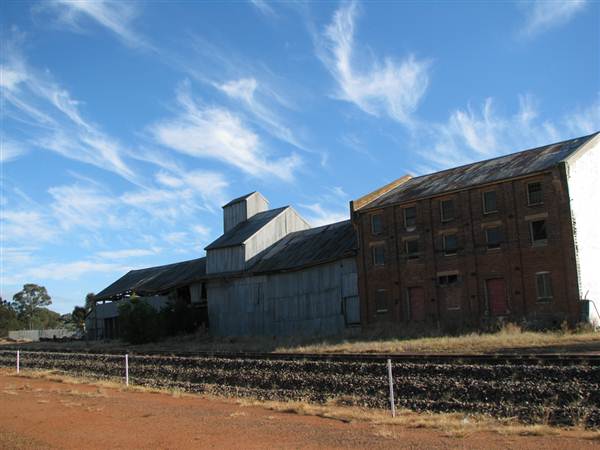 Flour Mill - West Wyalong (4/03/2013 3:11:06 PM)