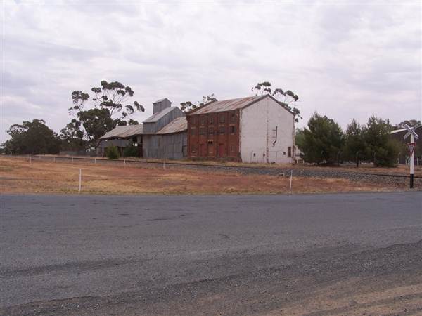 Flour Mill - West Wyalong (4/03/2013 3:11:23 PM)