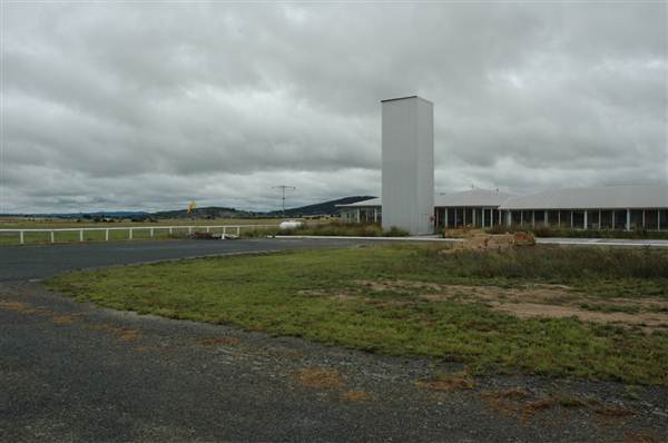 Goulburn Airport runway and exteriors (5/03/2013 11:11:50 AM)